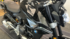 BMW F900 R